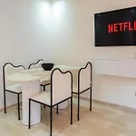 Downtown Gueliz Modern 1Br Ac, Fast Wifi , Parking