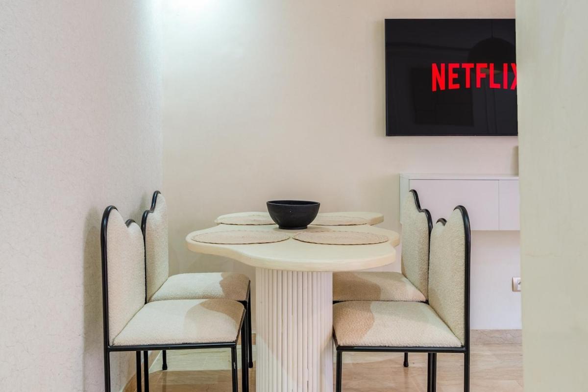 Downtown Gueliz Modern 1br Ac, Fast Wifi , Parking