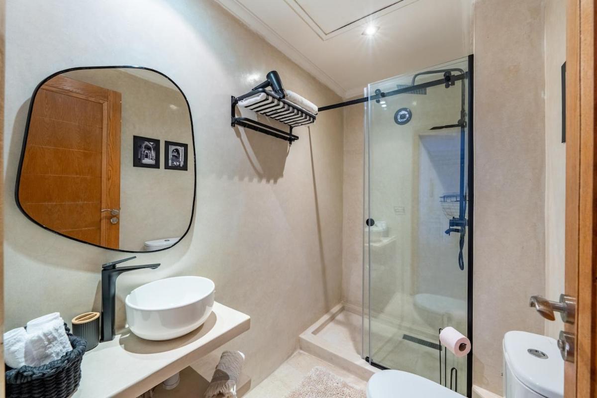 Downtown Gueliz Modern 1br Ac, Fast Wifi , Parking