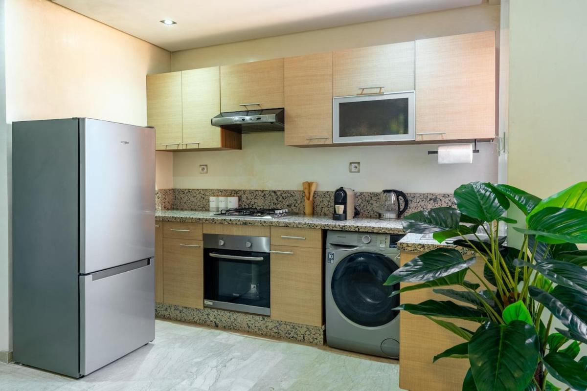 Downtown Gueliz Modern 1br Ac, Fast Wifi , Parking *