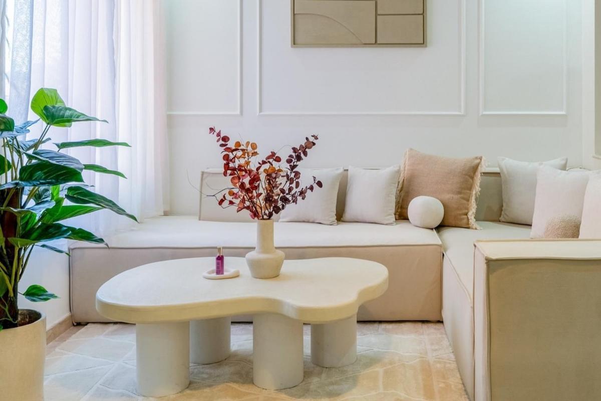 Downtown Gueliz Modern 1br Ac, Fast Wifi , Parking * Marrakesh