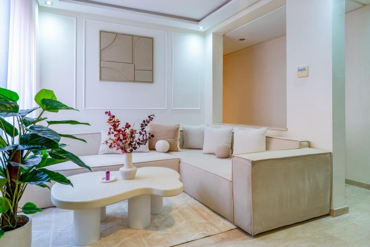 Downtown Gueliz Modern 1br Ac, Fast Wifi , Parking